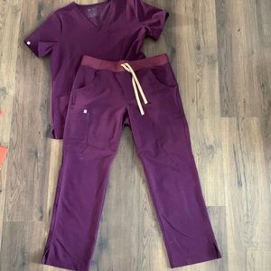 Figs LIMITED EDITION Scrubs Set in Deep Purple, Medium Petite